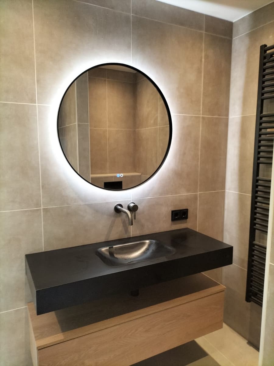 Opgeleverde badkamer in Apeldoorn door M.Techno Service