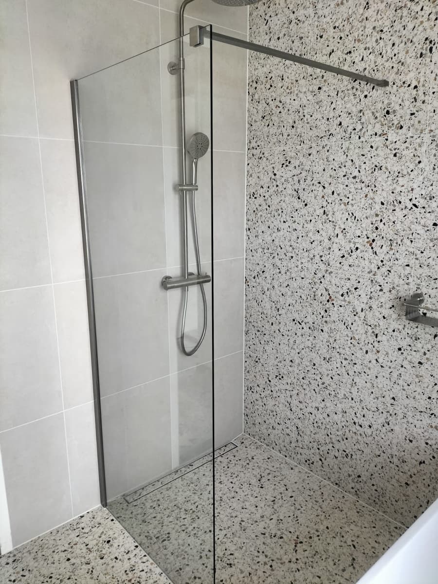 Doucheruimte volledig in terrazzo
