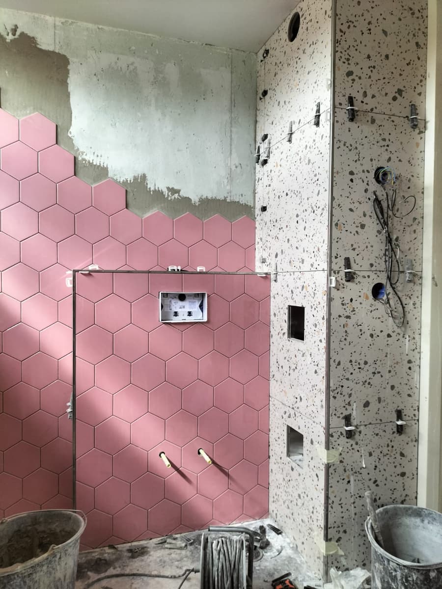 De hexagonwand groeit