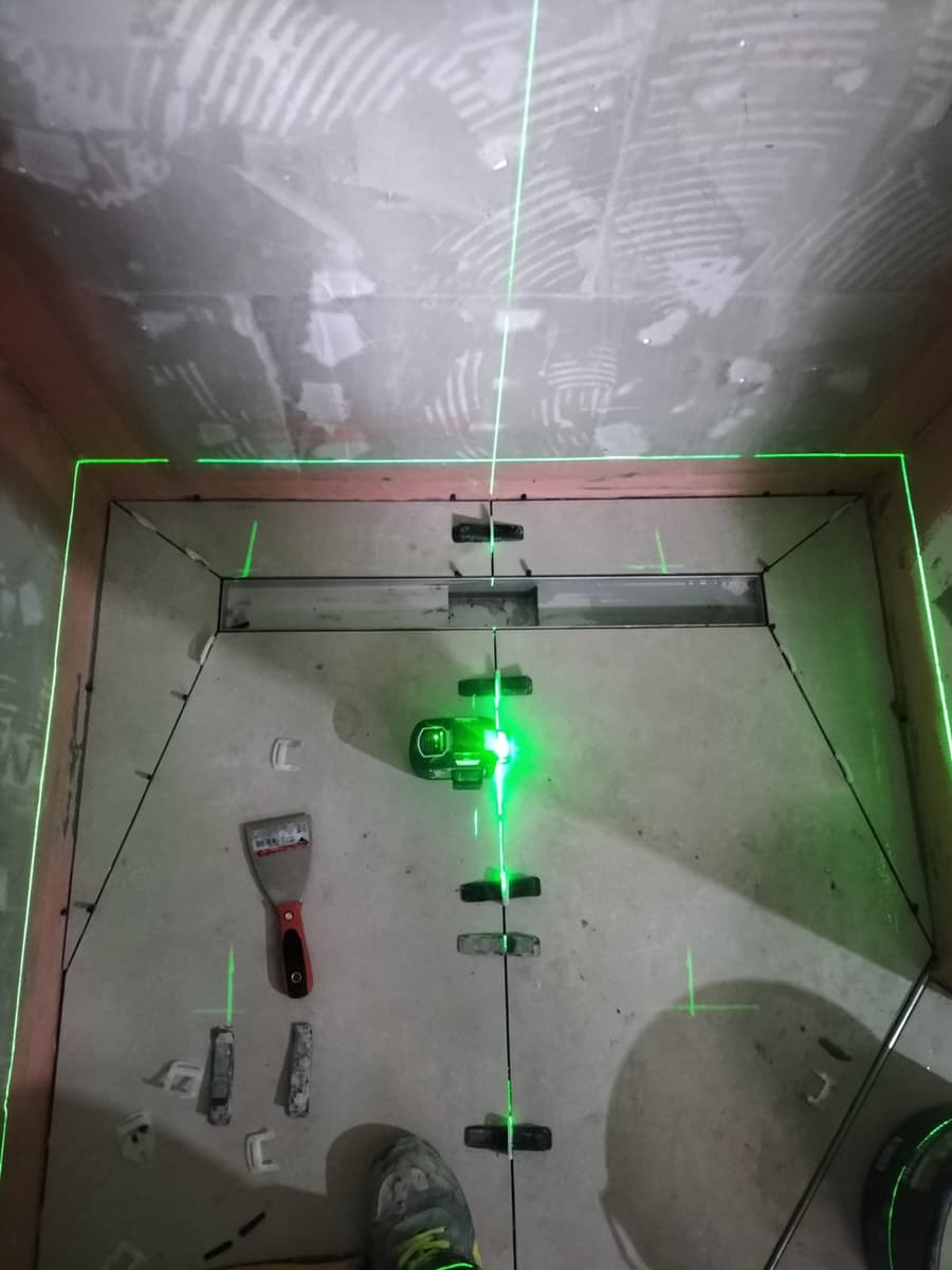 Laserlijnen bepalen het vertrekpunt